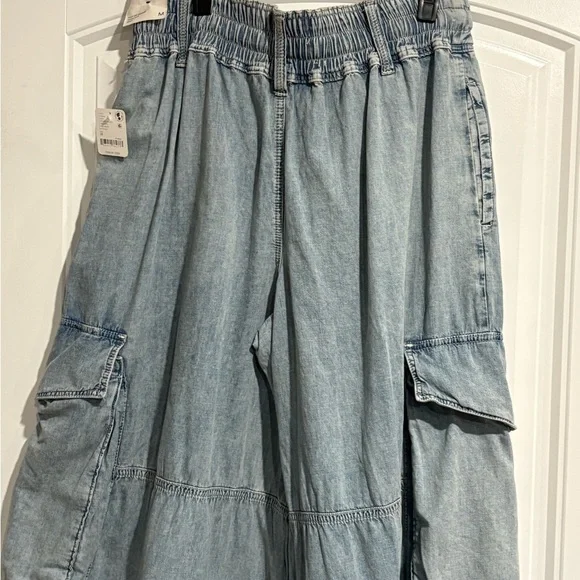 Wide-Leg Blue Denim Jeans - Picture 5 of 10